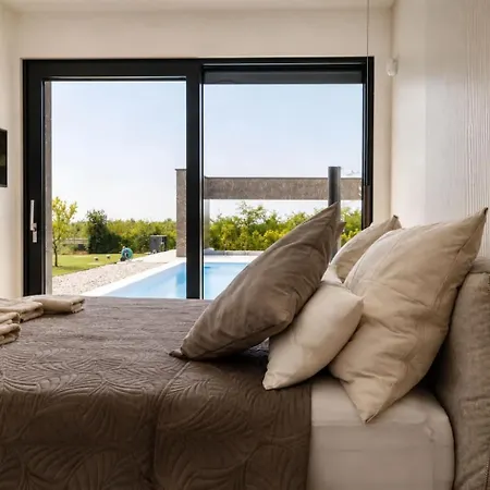 Gioia - Near Porec Pool Sauna And Sea View Villa
