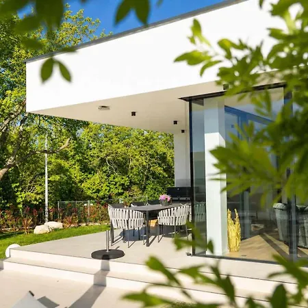 Villa Gioia - Near Porec Pool Sauna And Sea View