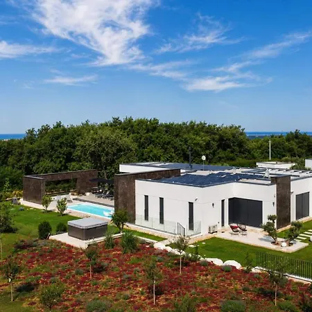 Gioia - Near Porec Pool Sauna And Sea View Kaštelir